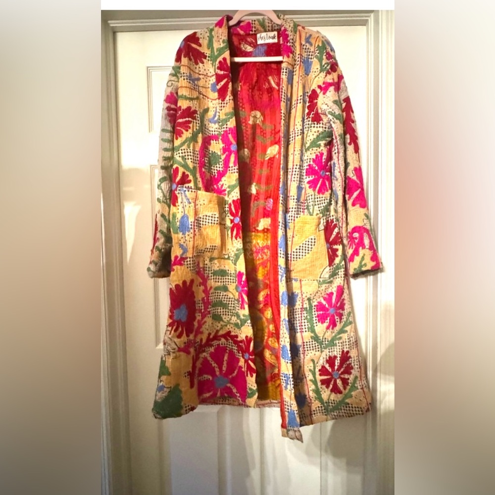 Suzani with a gorgeous print made in India , reversible, front pockets OS